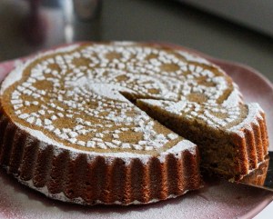 speculaas-spiced-almond-buckwheat-cake